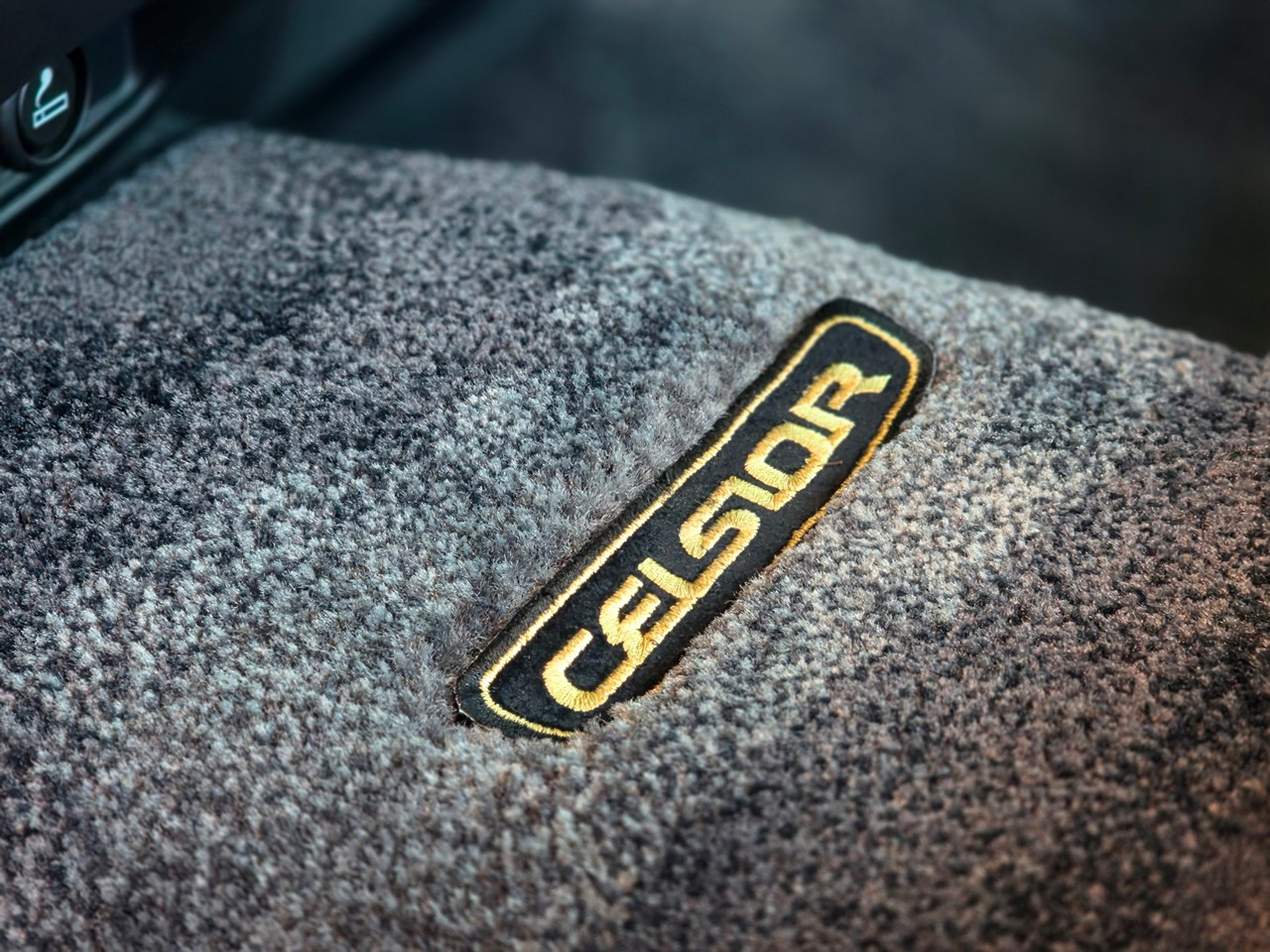 Toyota Celsior  2001