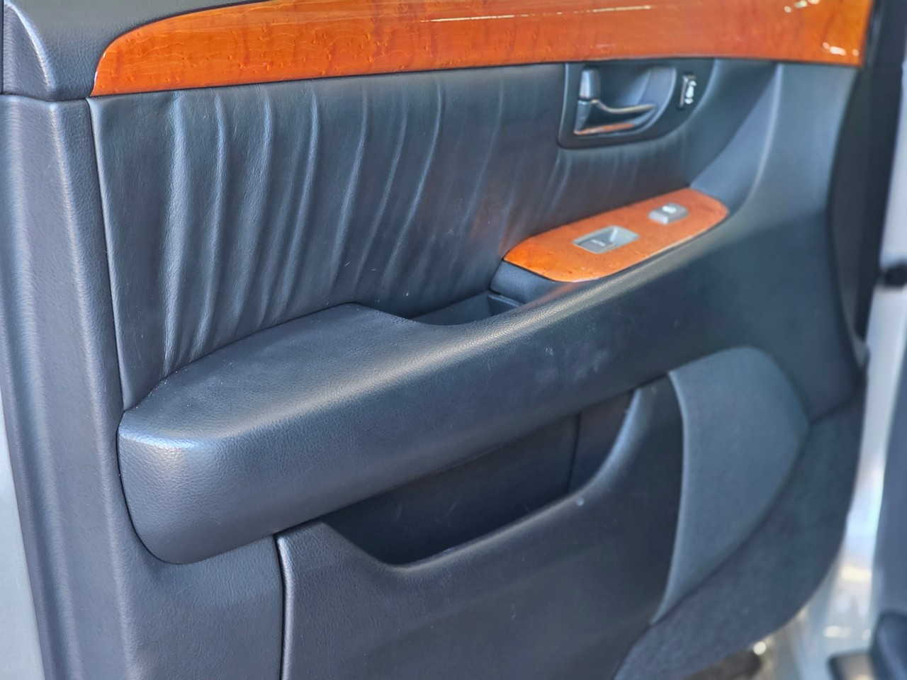 Toyota Celsior  2001