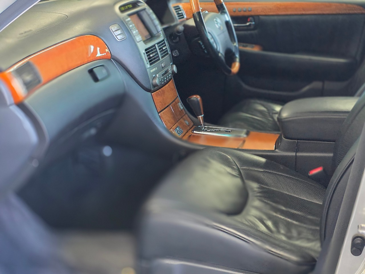 Toyota Celsior  2001