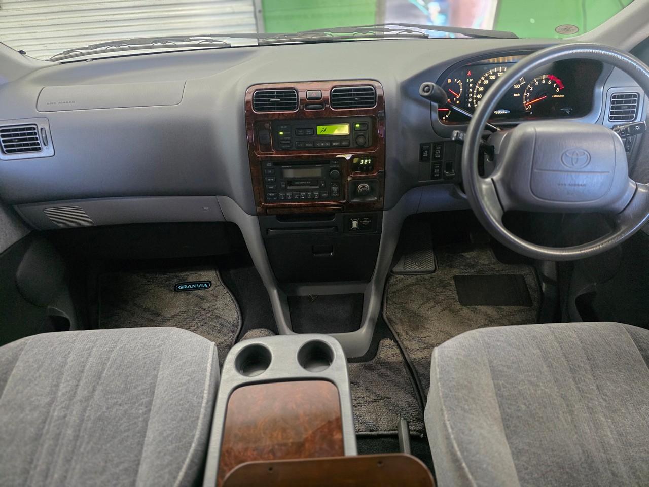 Toyota Granvia  1996