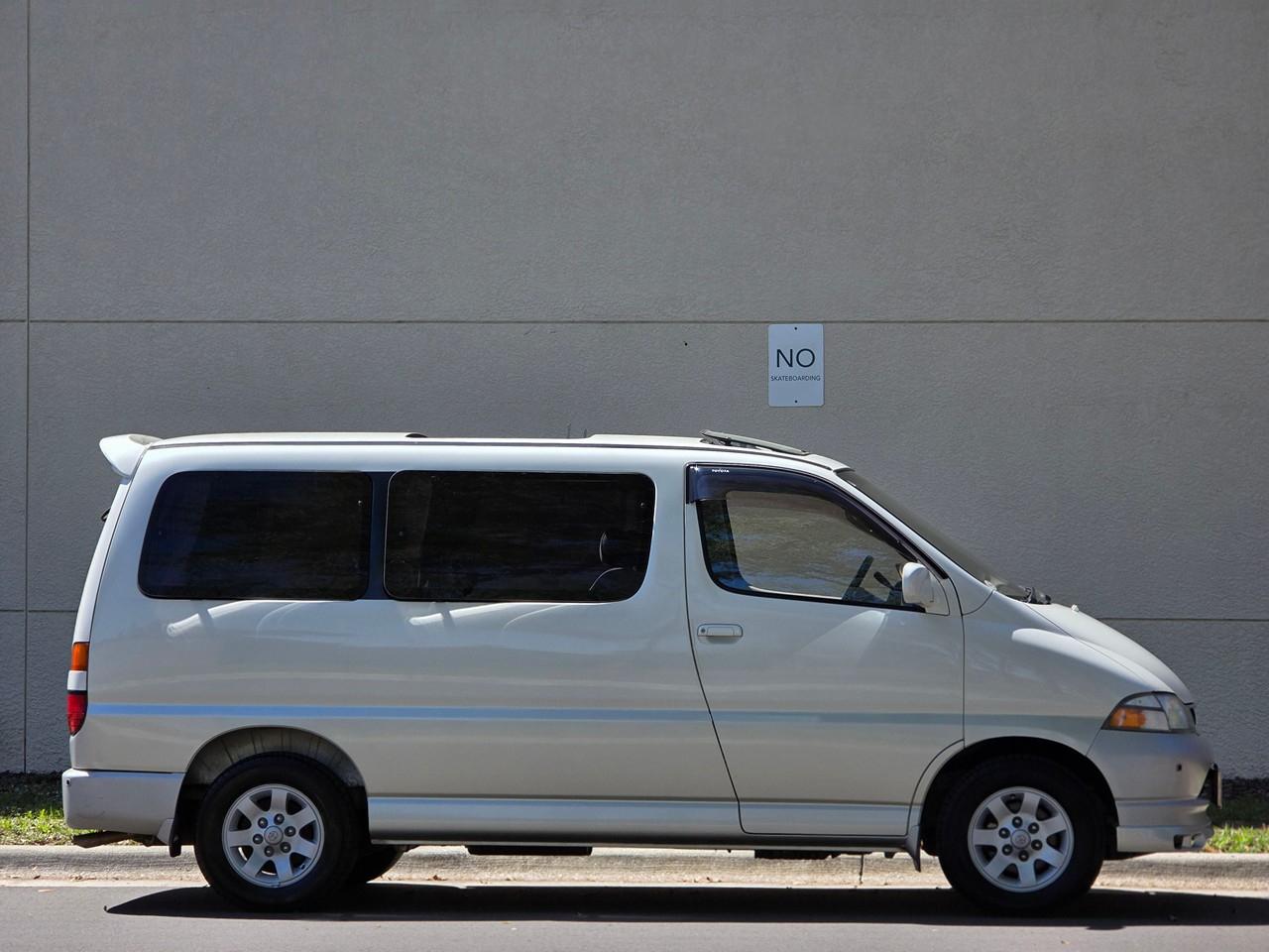 Toyota Granvia  1996