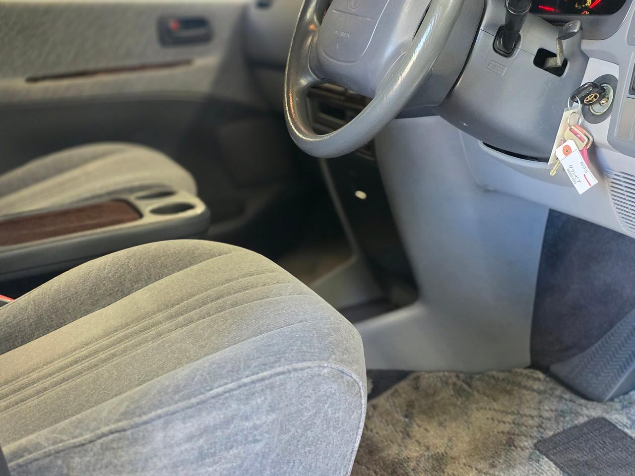 Toyota Granvia  1996