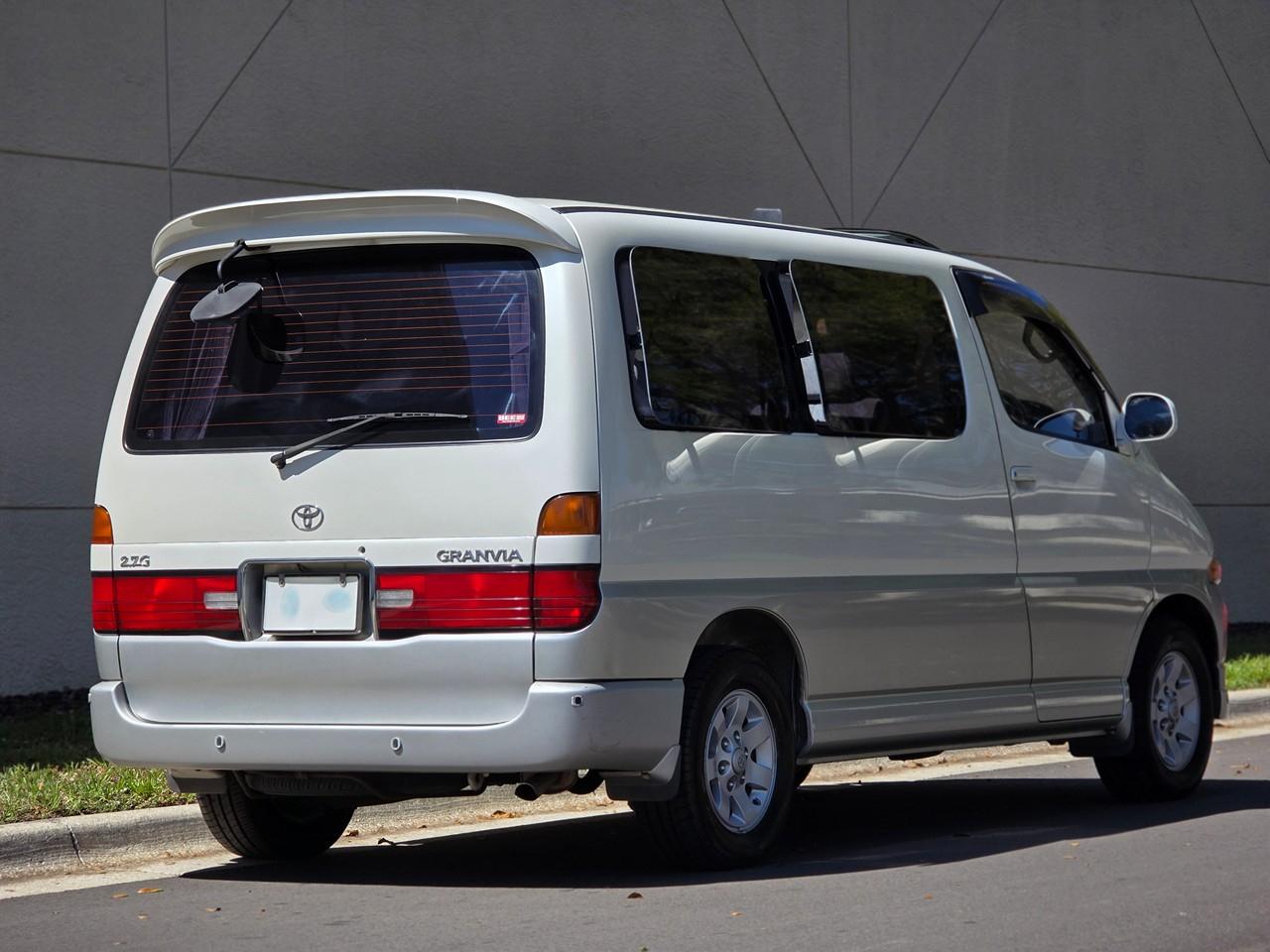 Toyota Granvia  1996