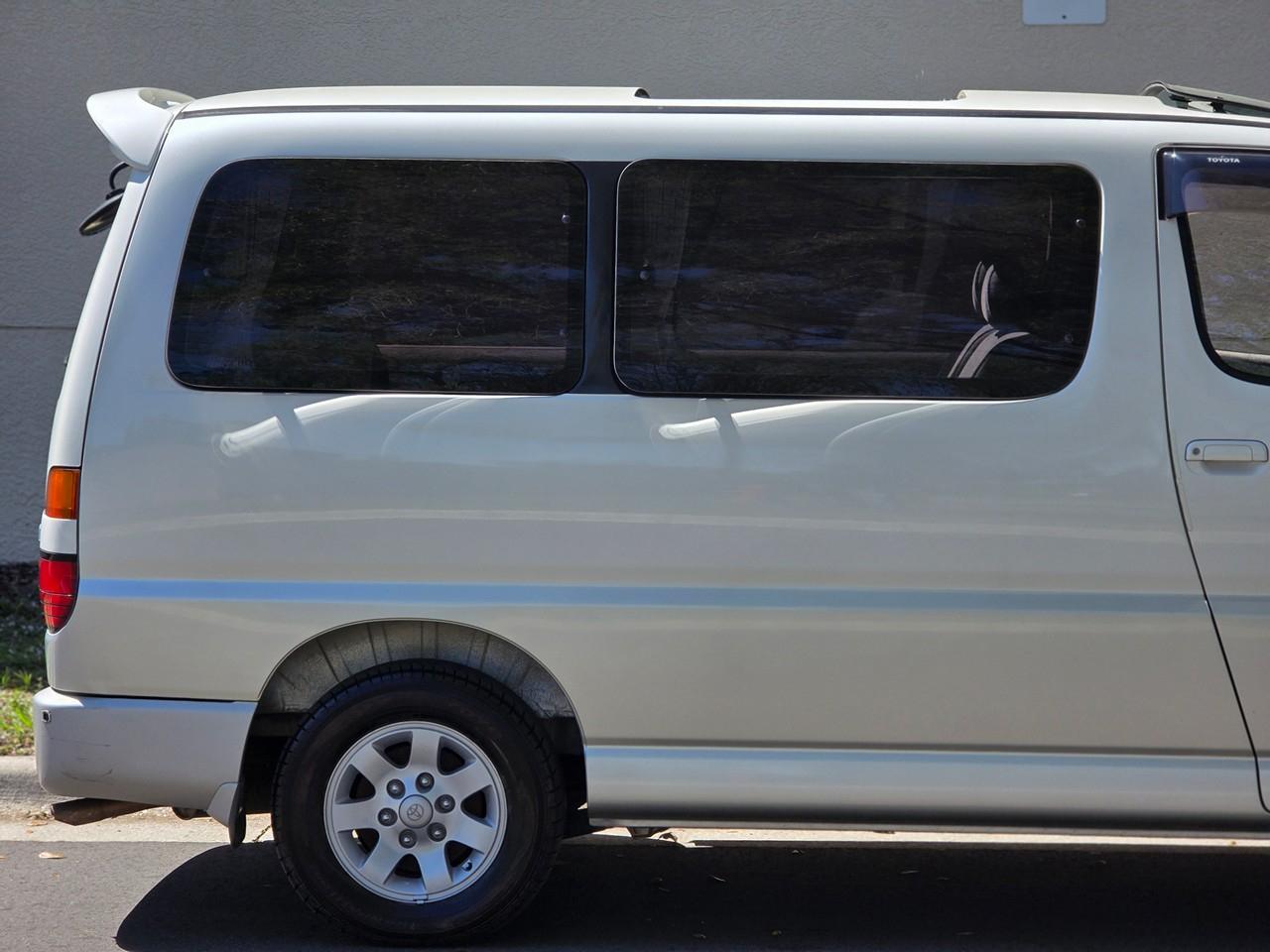 Toyota Granvia  1996