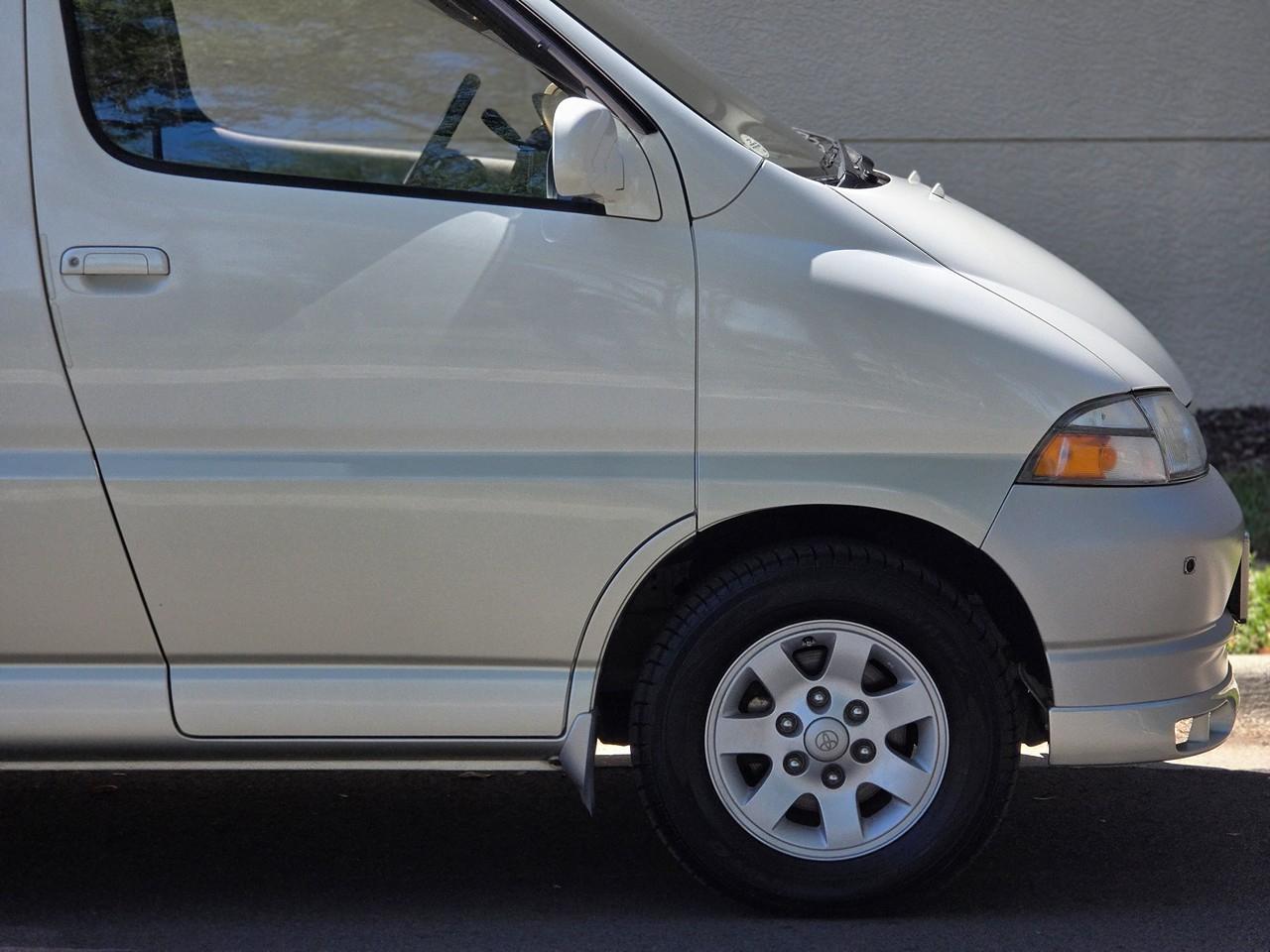 Toyota Granvia  1996