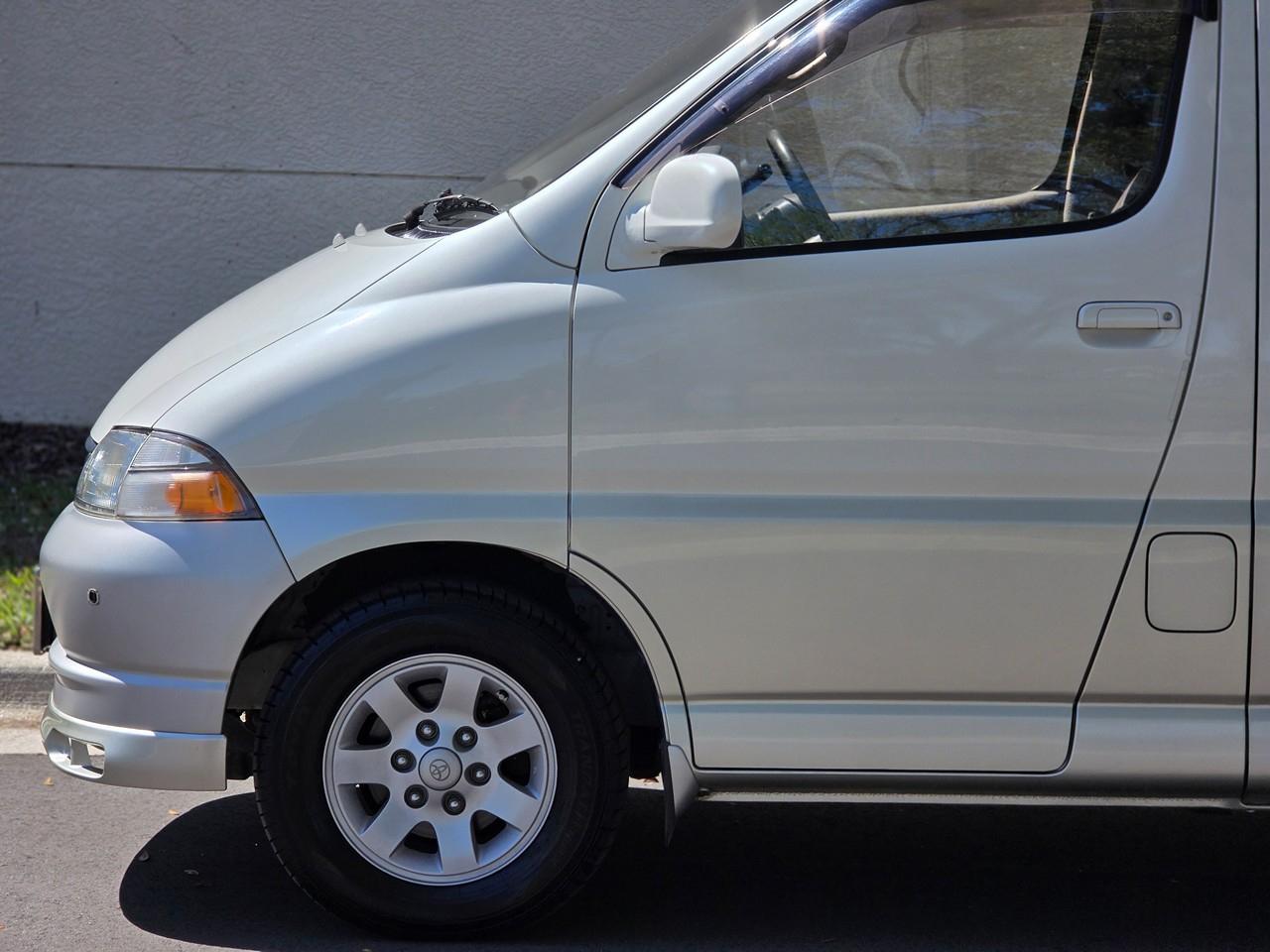 Toyota Granvia  1996