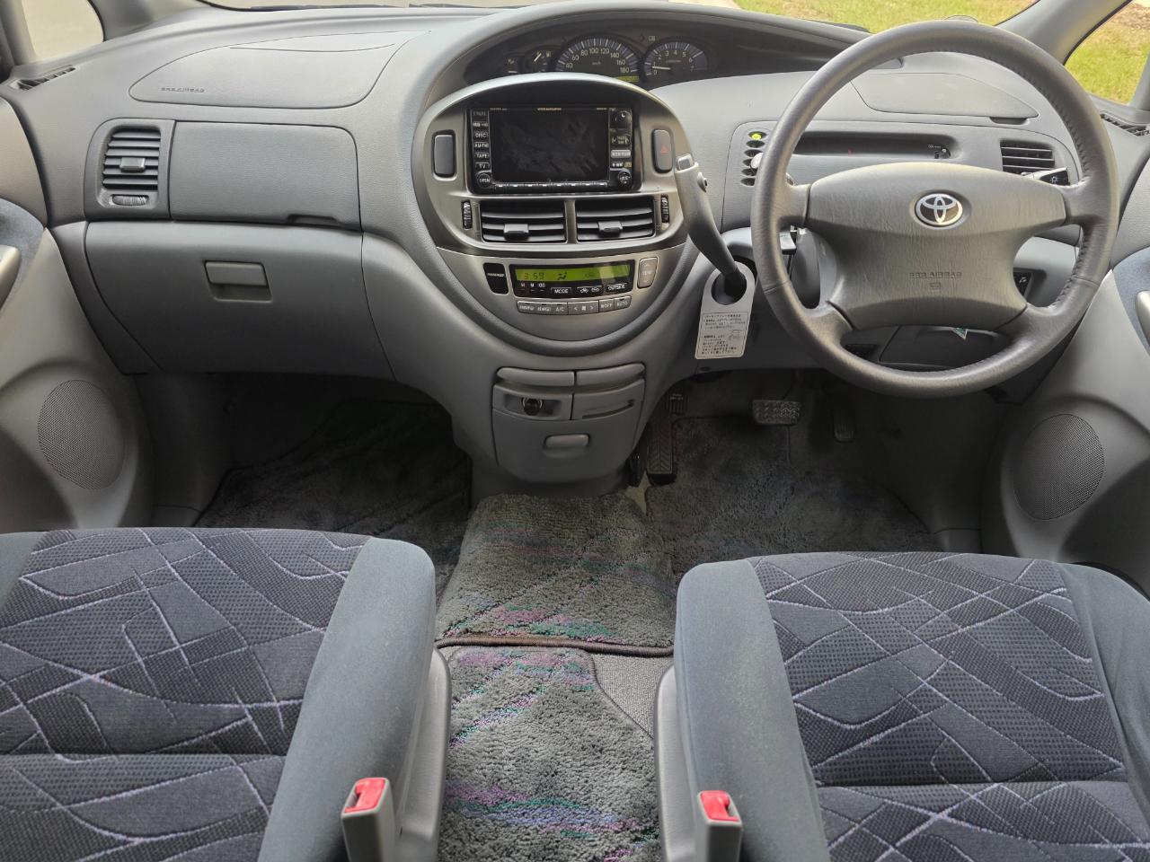 Toyota Estima  2000