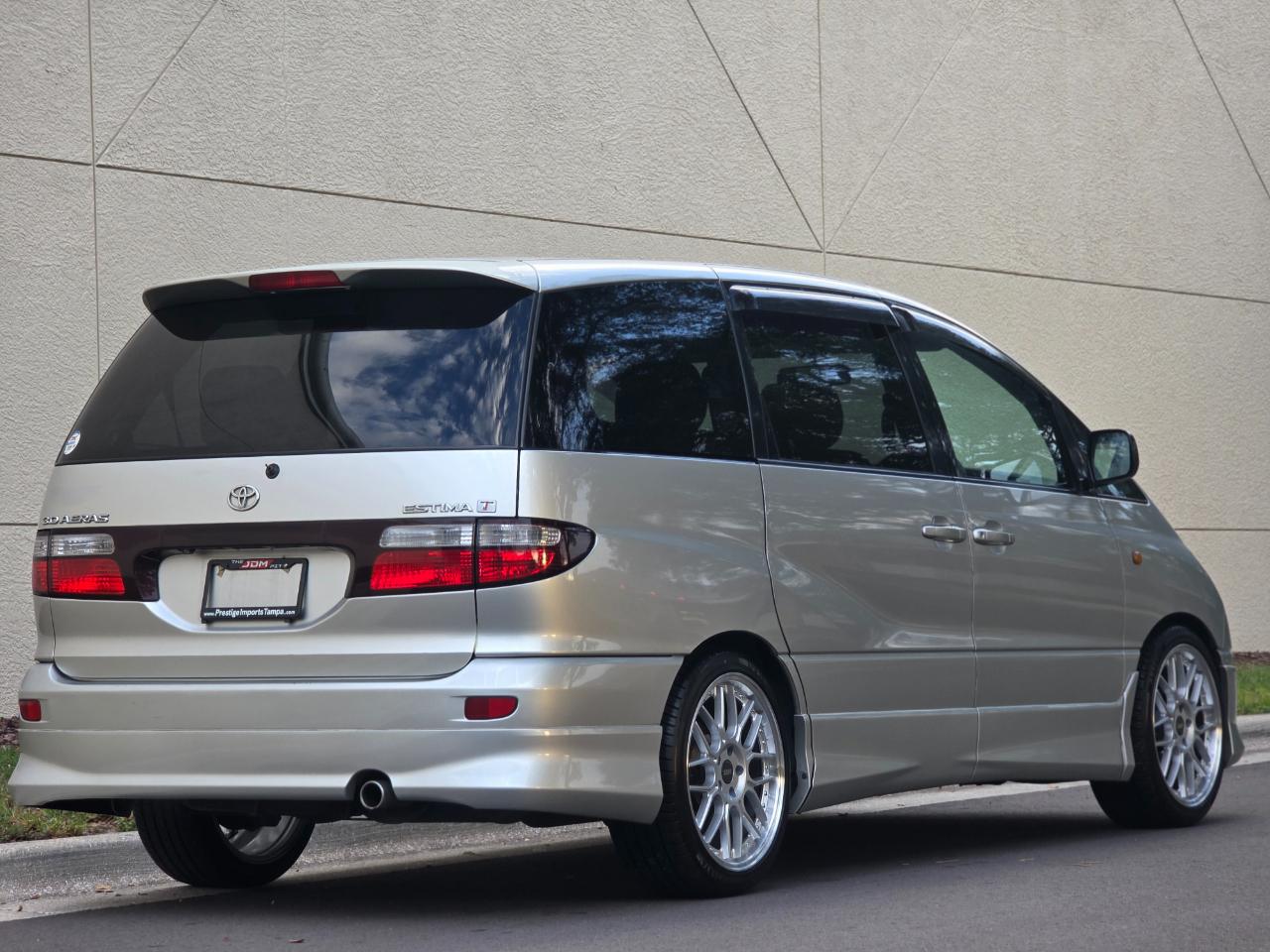 Toyota Estima  2000
