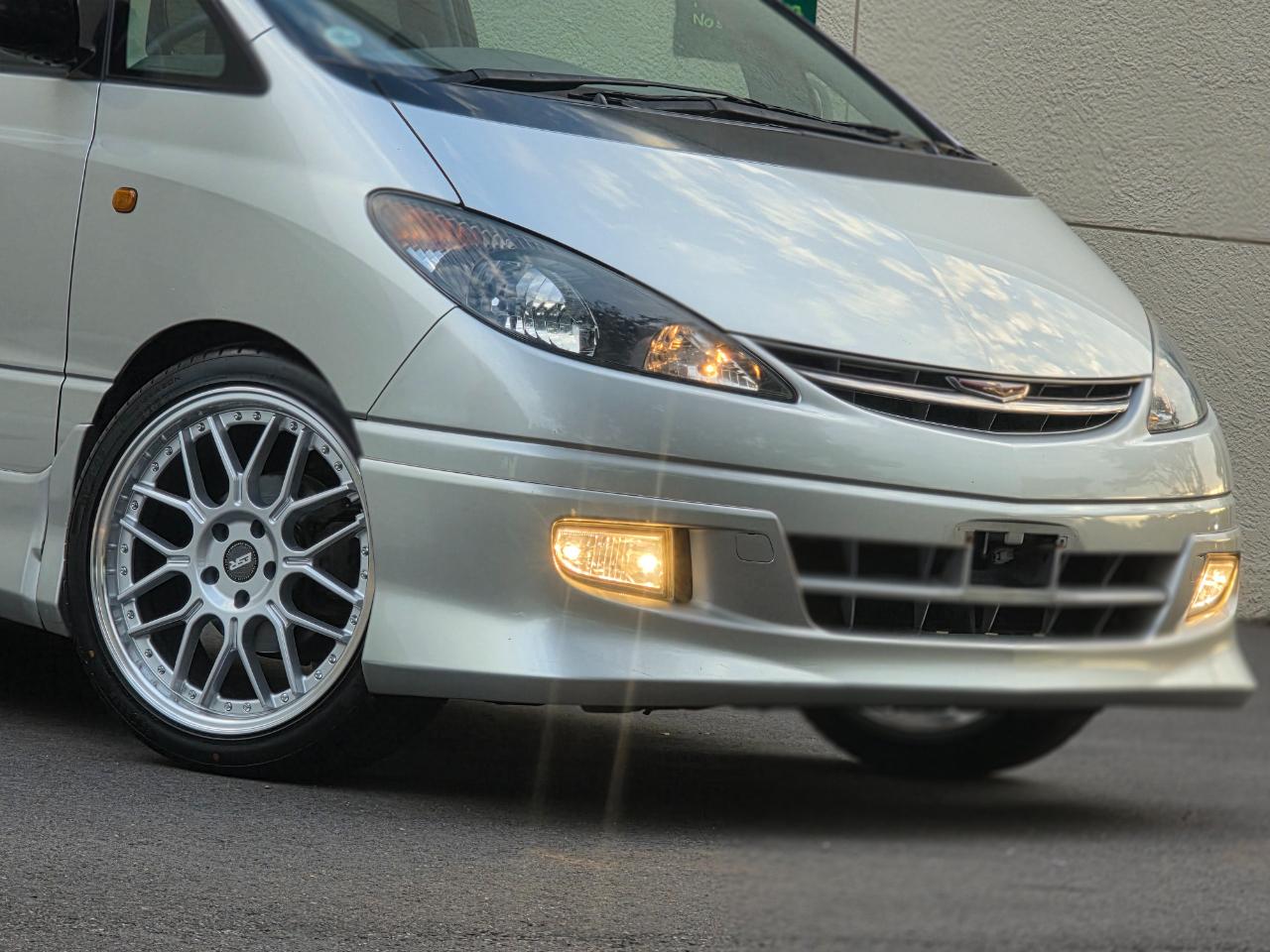 Toyota Estima  2000