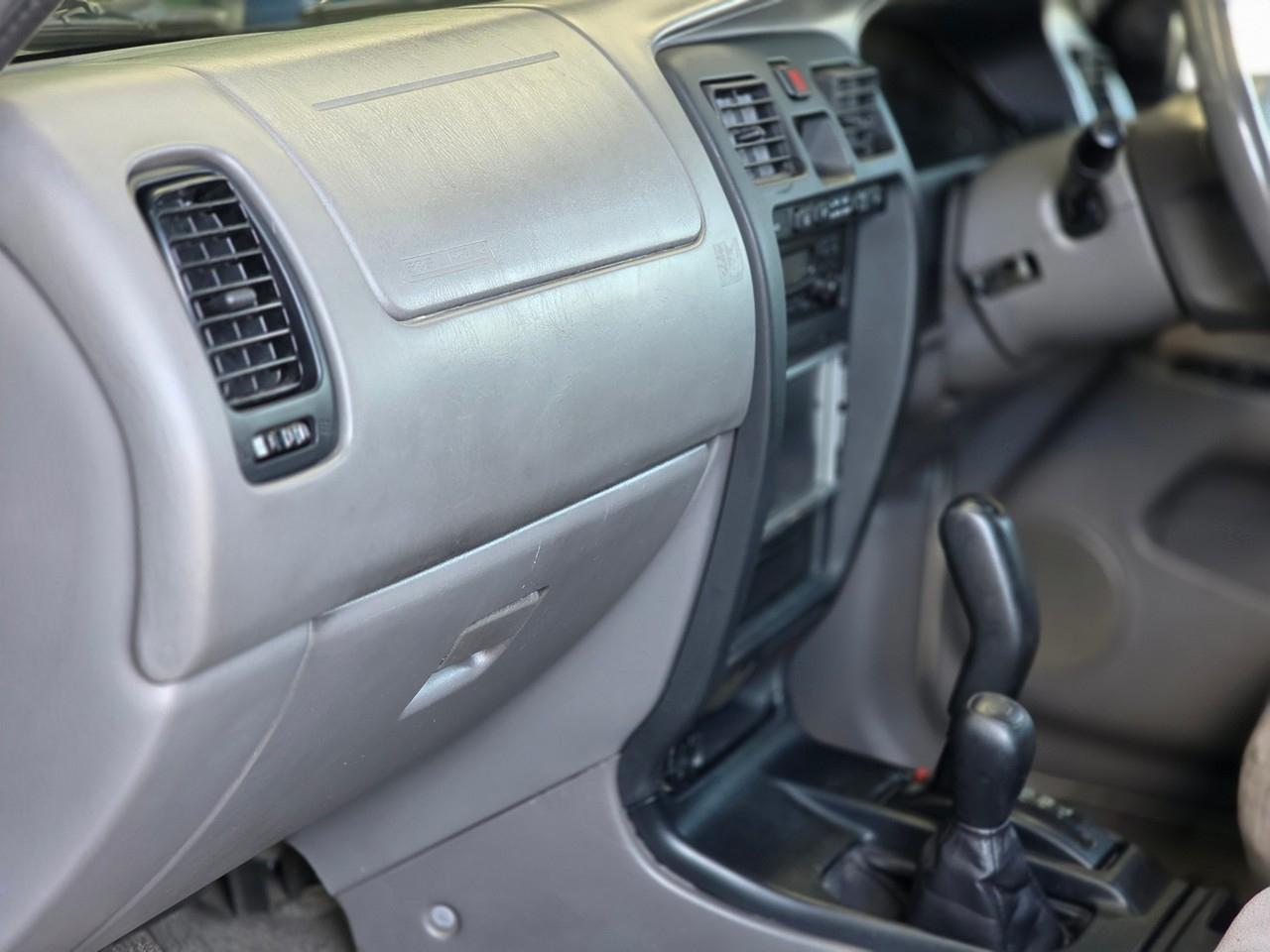 Toyota Hilux Surf  2001