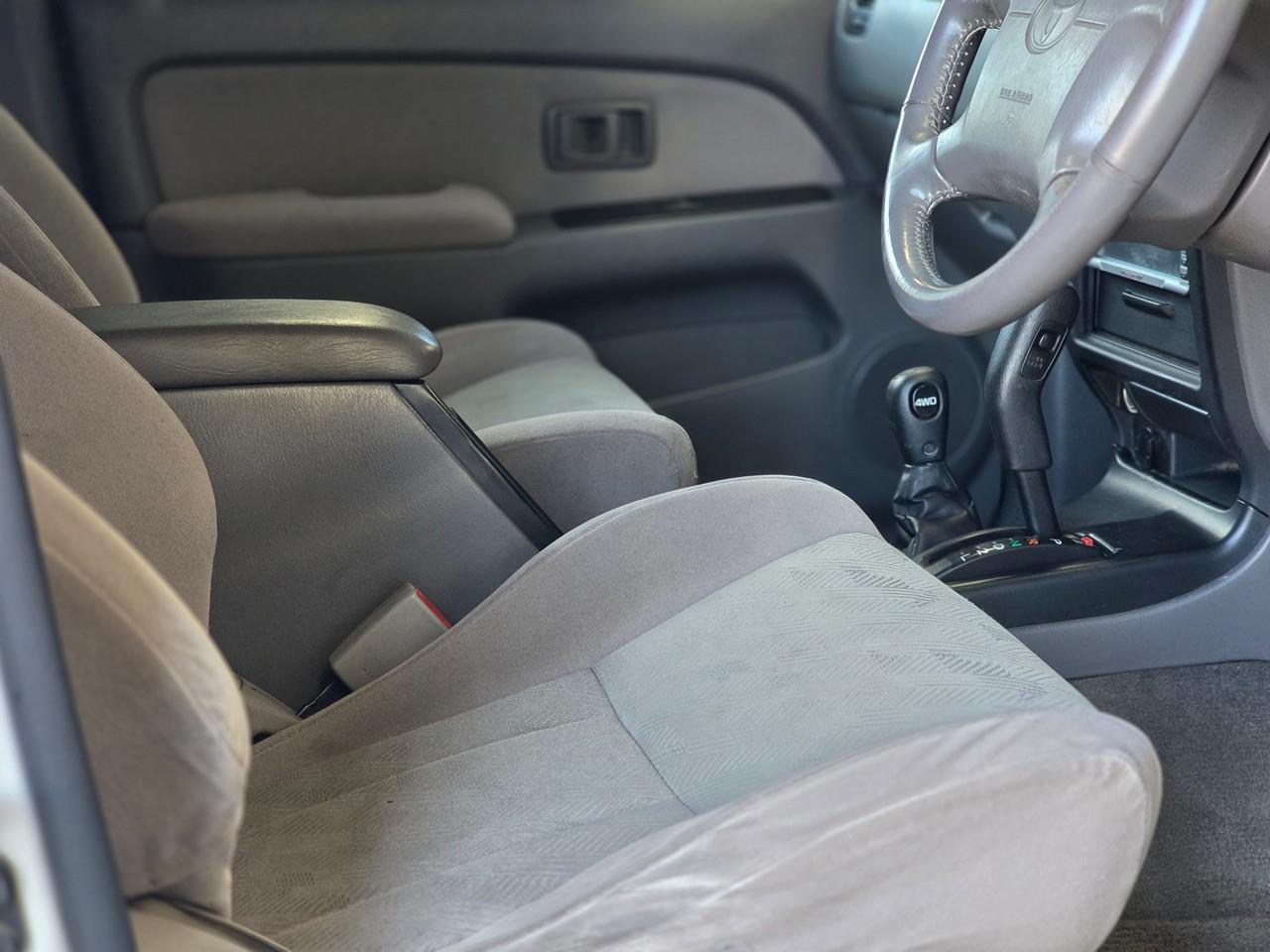 Toyota Hilux Surf  2001