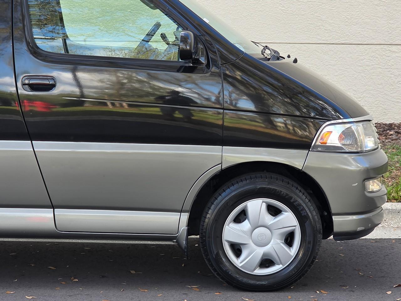 Toyota Hiace Regius  1998