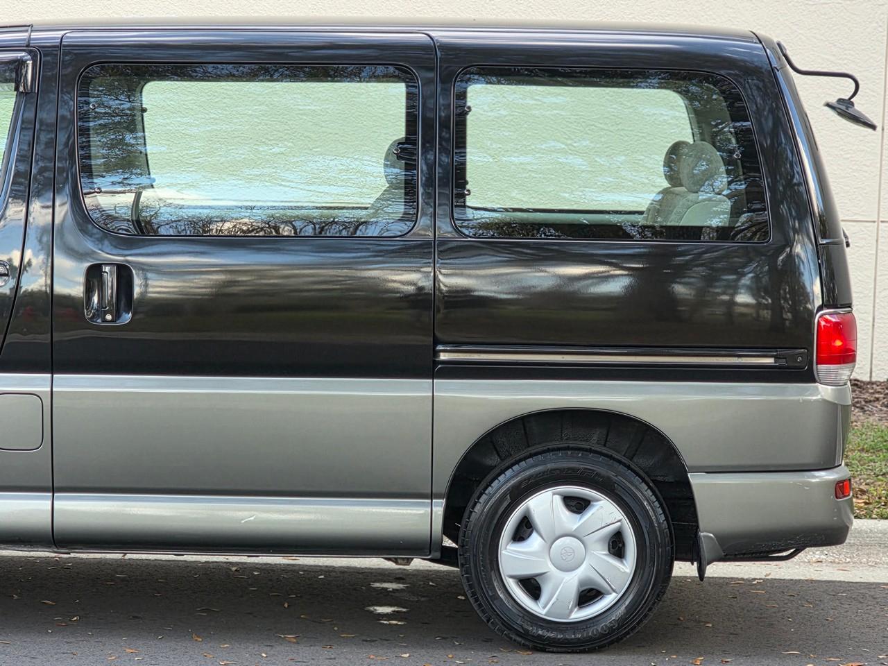 Toyota Hiace Regius  1998