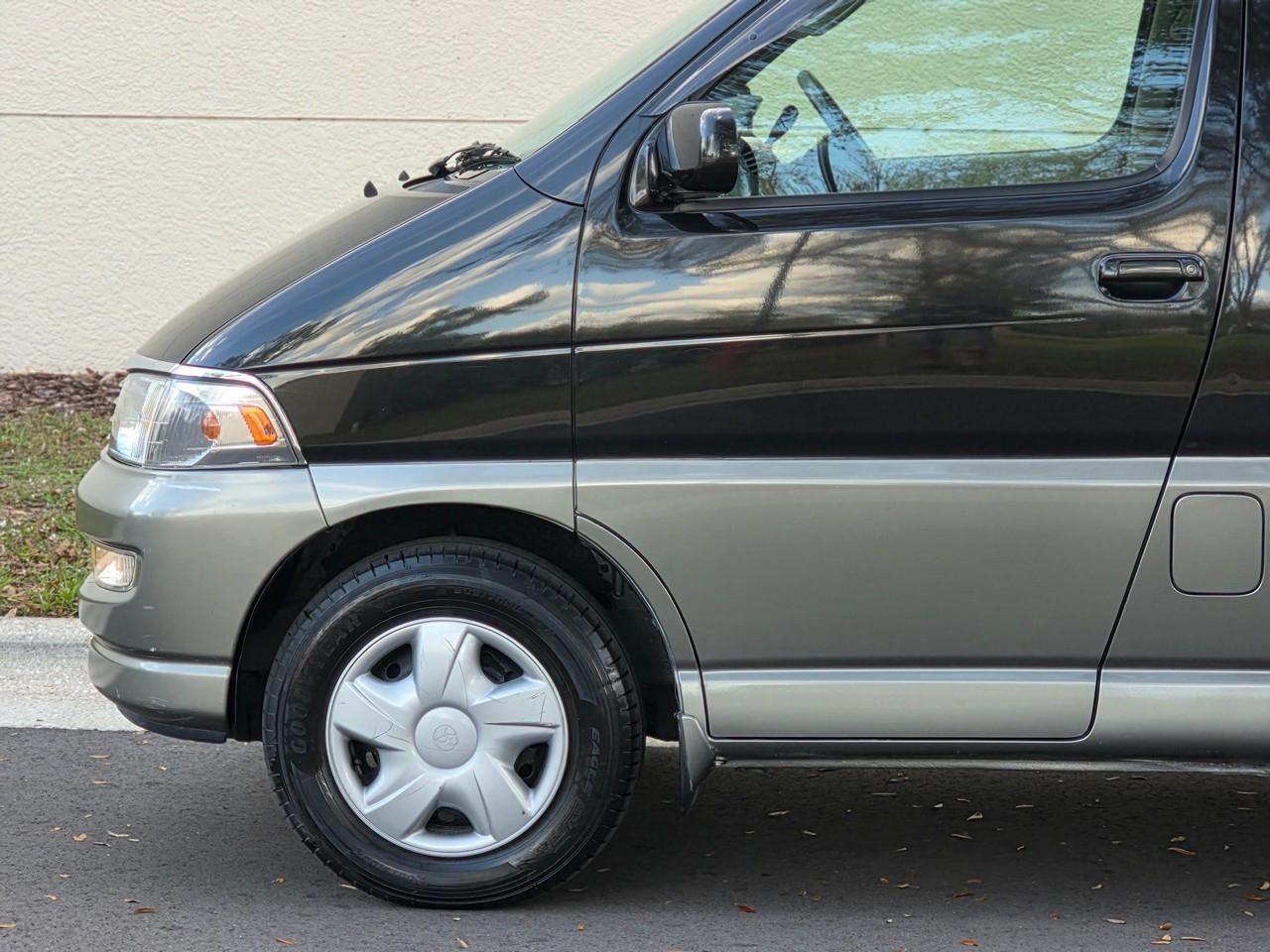 Toyota Hiace Regius  1998