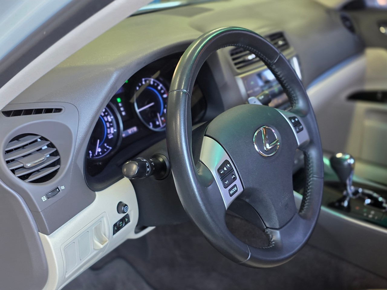 Lexus IS 250 RWD 2011