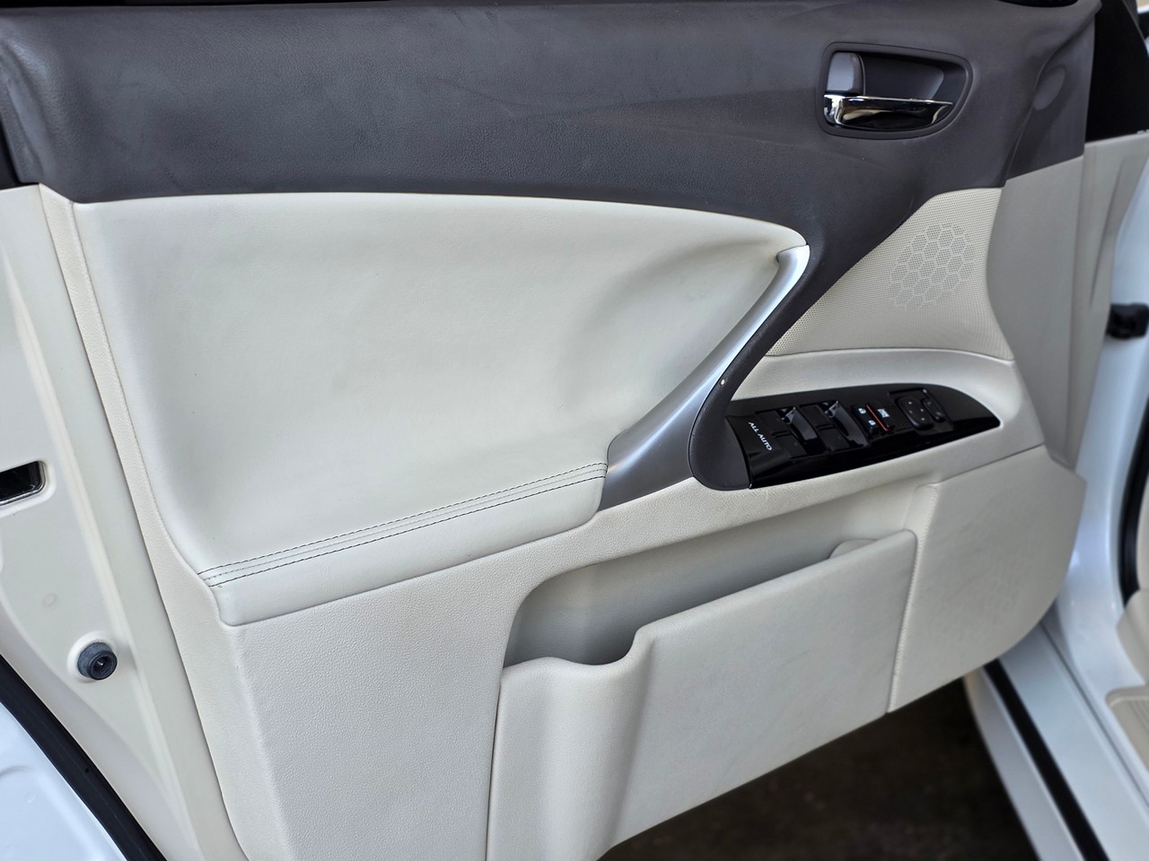 Lexus IS 250 RWD 2011