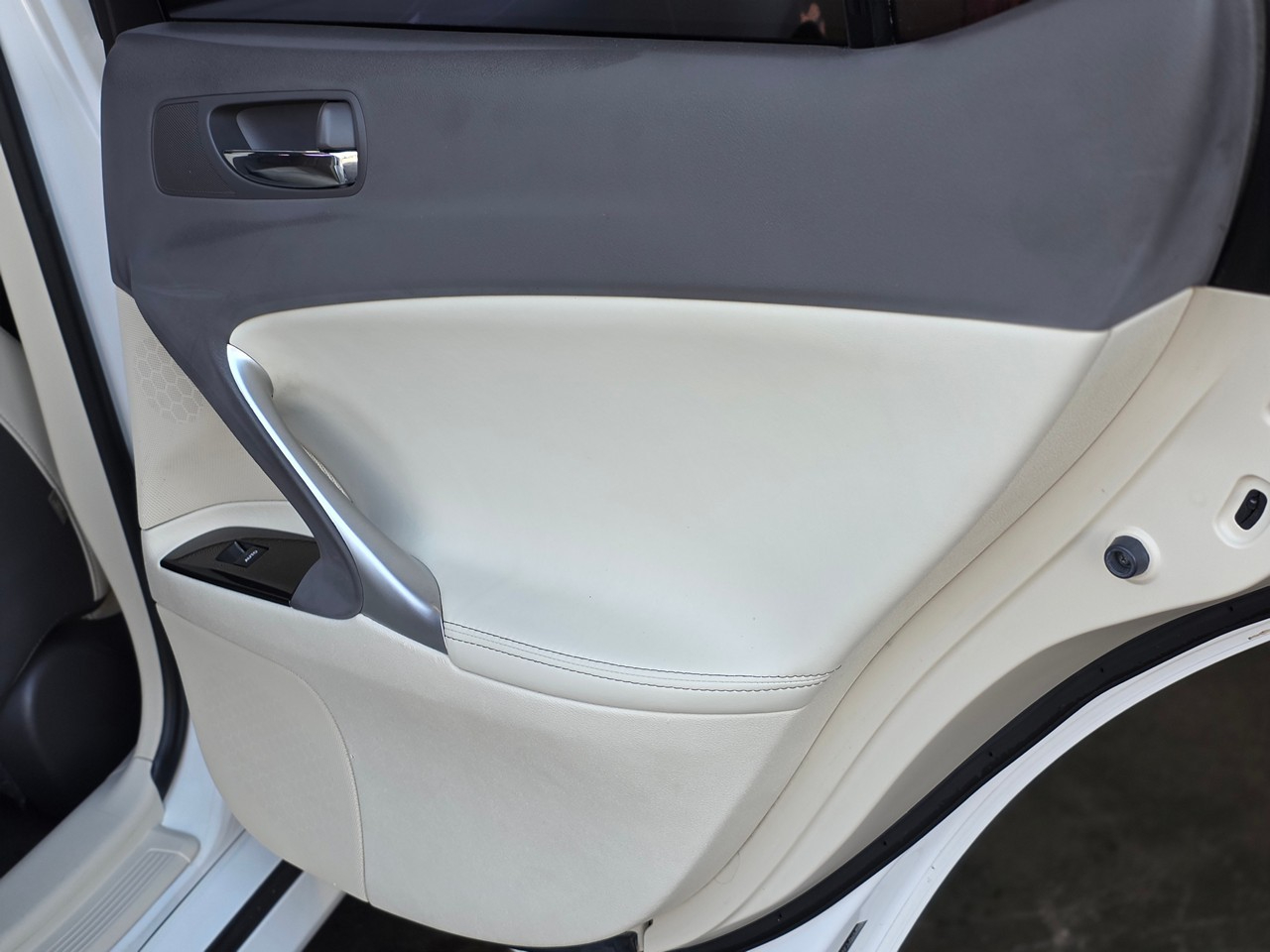 Lexus IS 250 RWD 2011