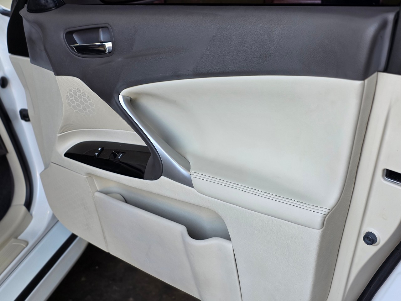 Lexus IS 250 RWD 2011