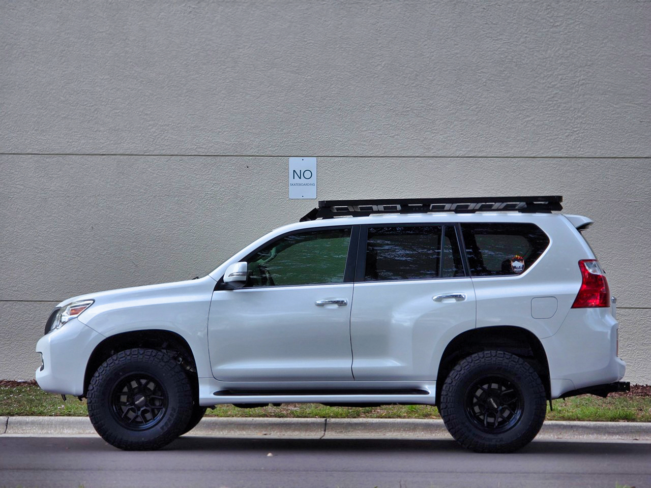 Lexus GX 460 Sport Utility 2011