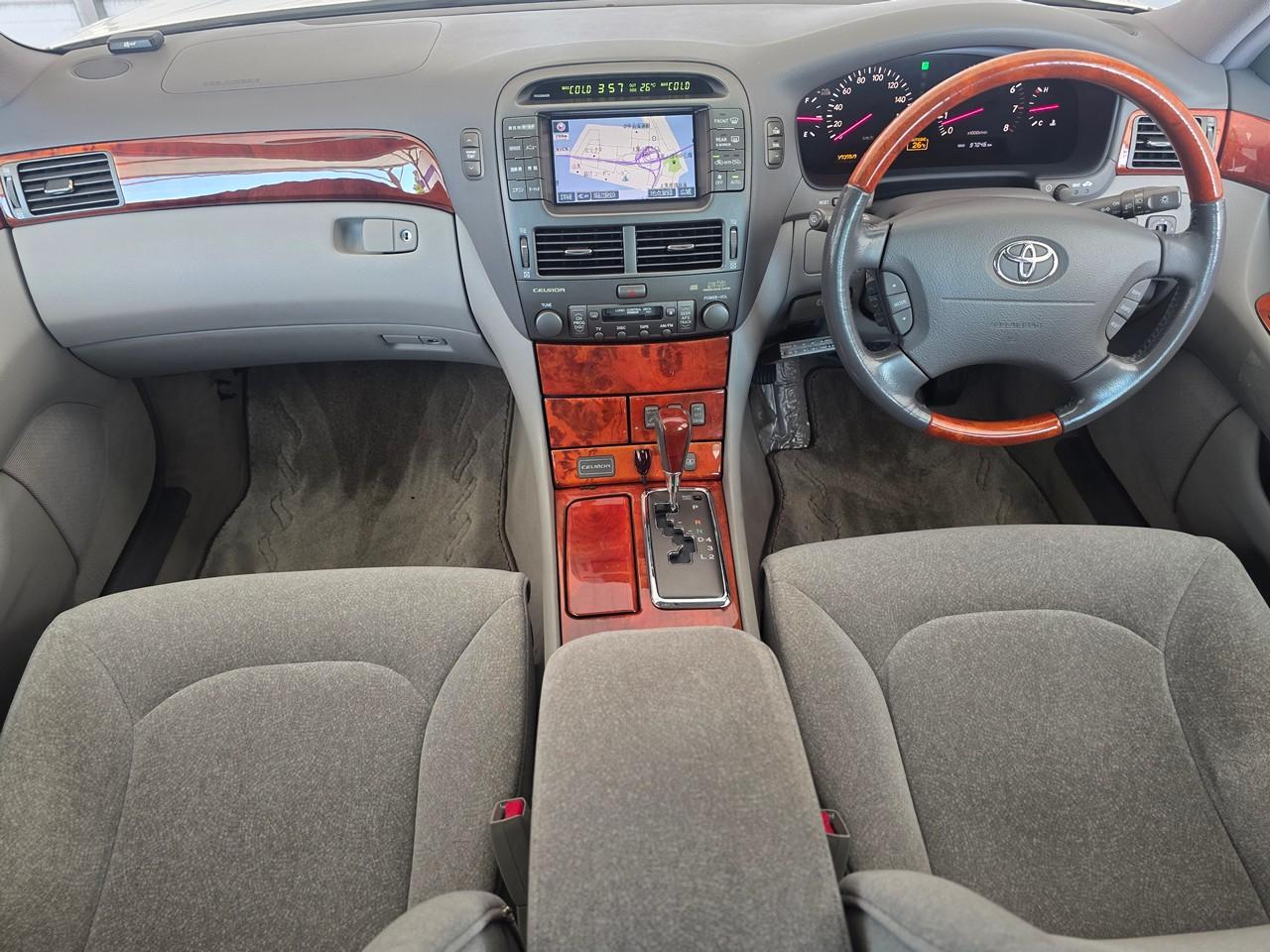 Toyota Celsior  2000