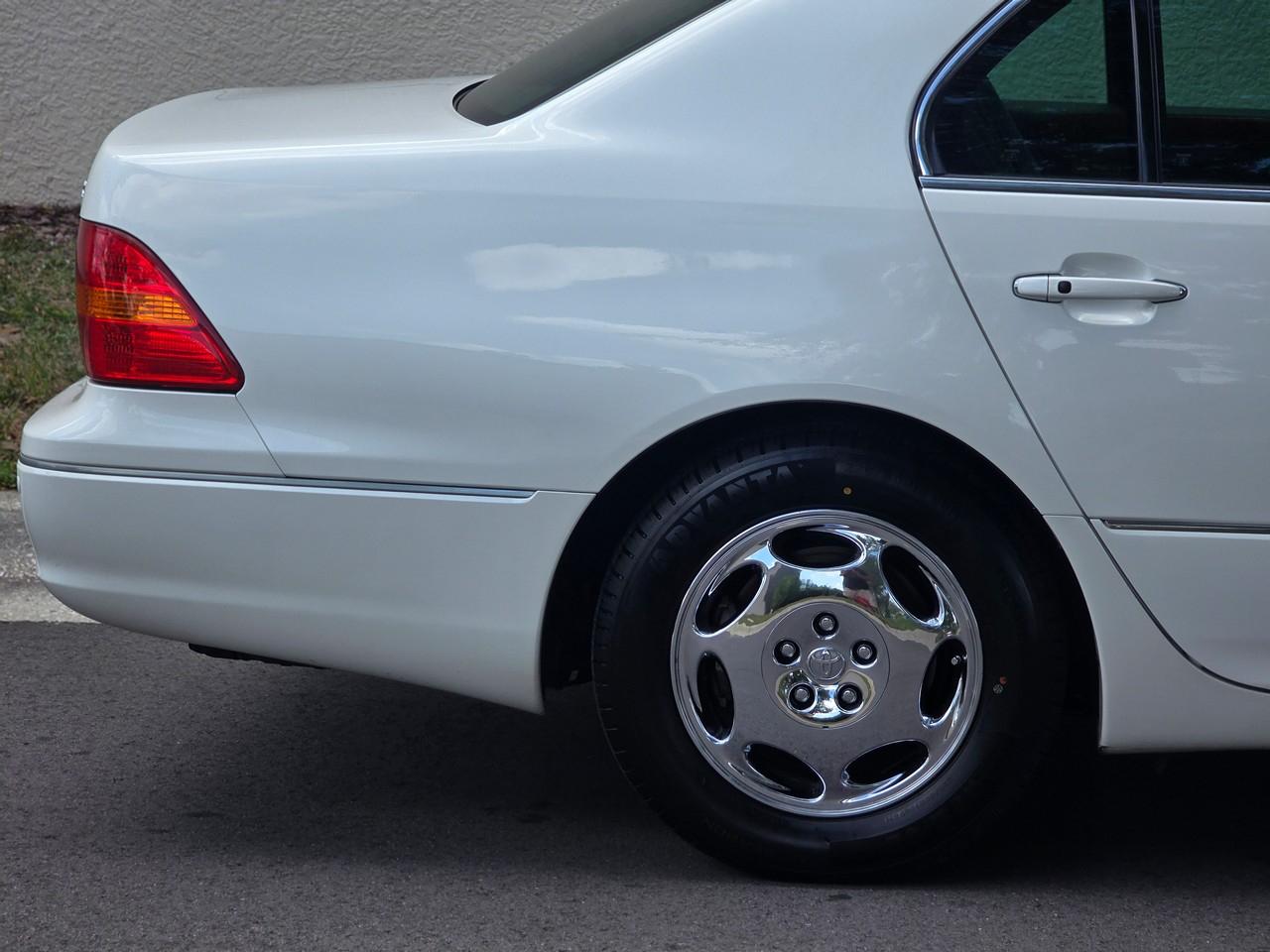 Toyota Celsior  2000