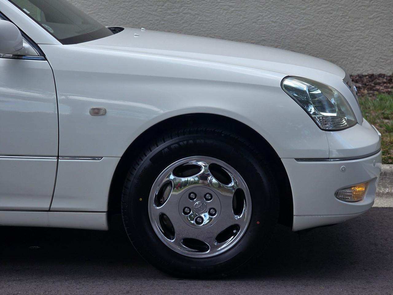 Toyota Celsior  2000