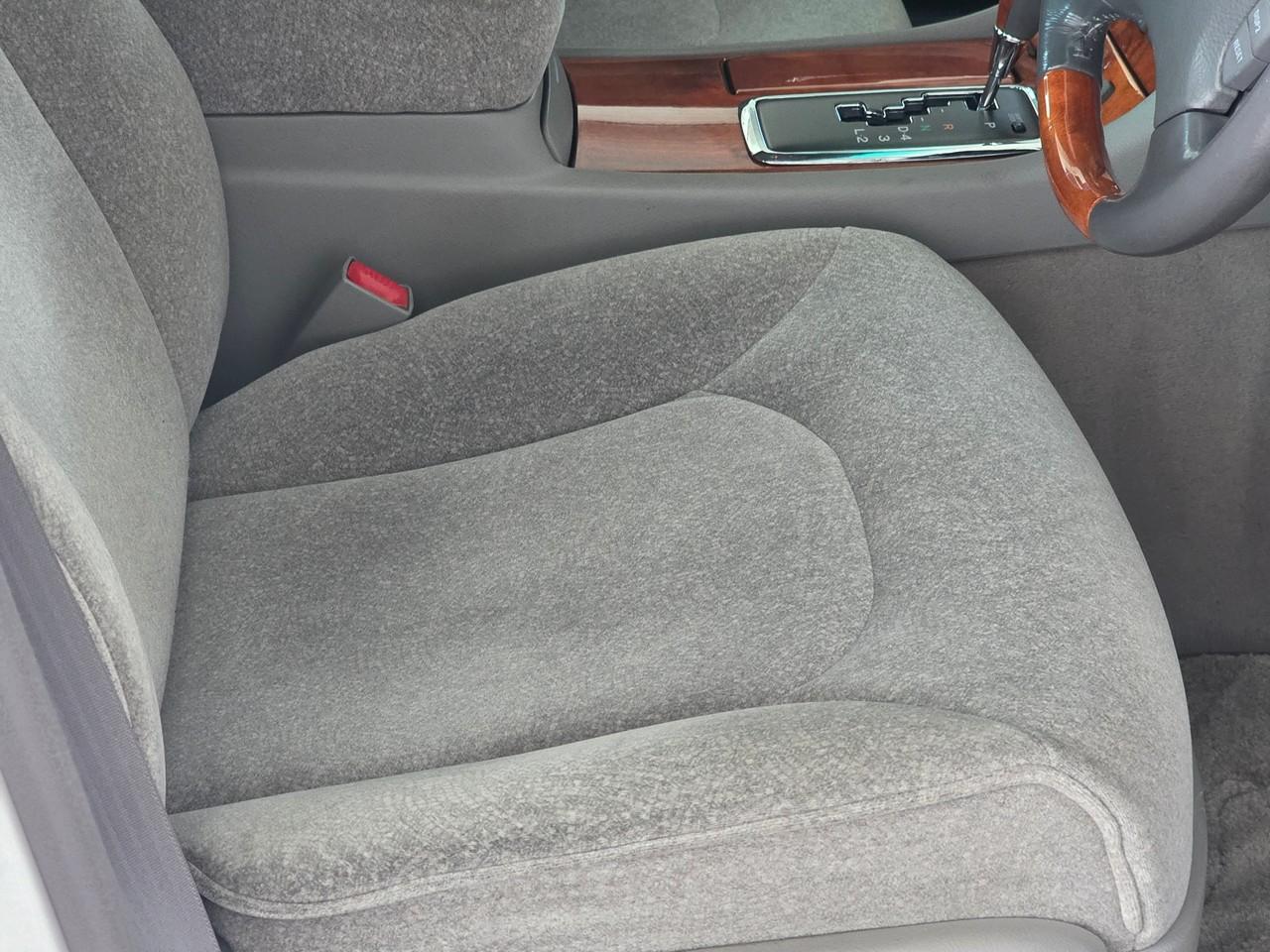 Toyota Celsior  2000
