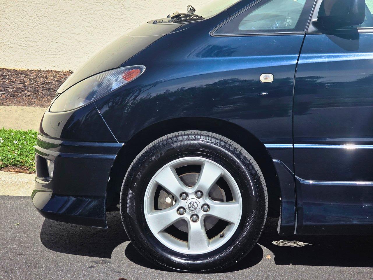 Toyota Estima  2001