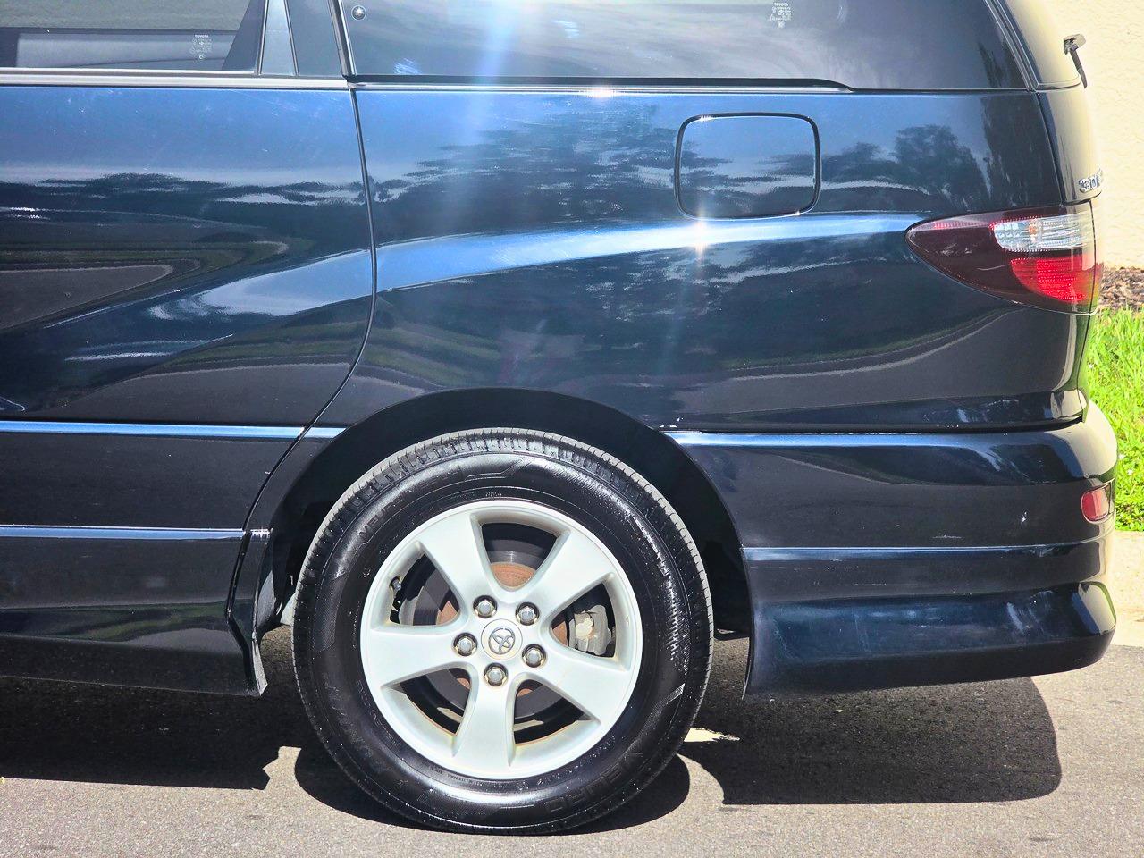 Toyota Estima  2001