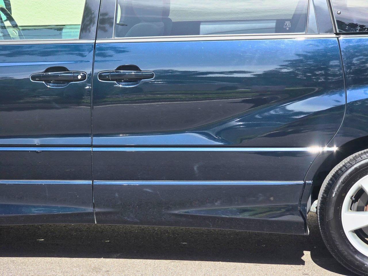 Toyota Estima  2001