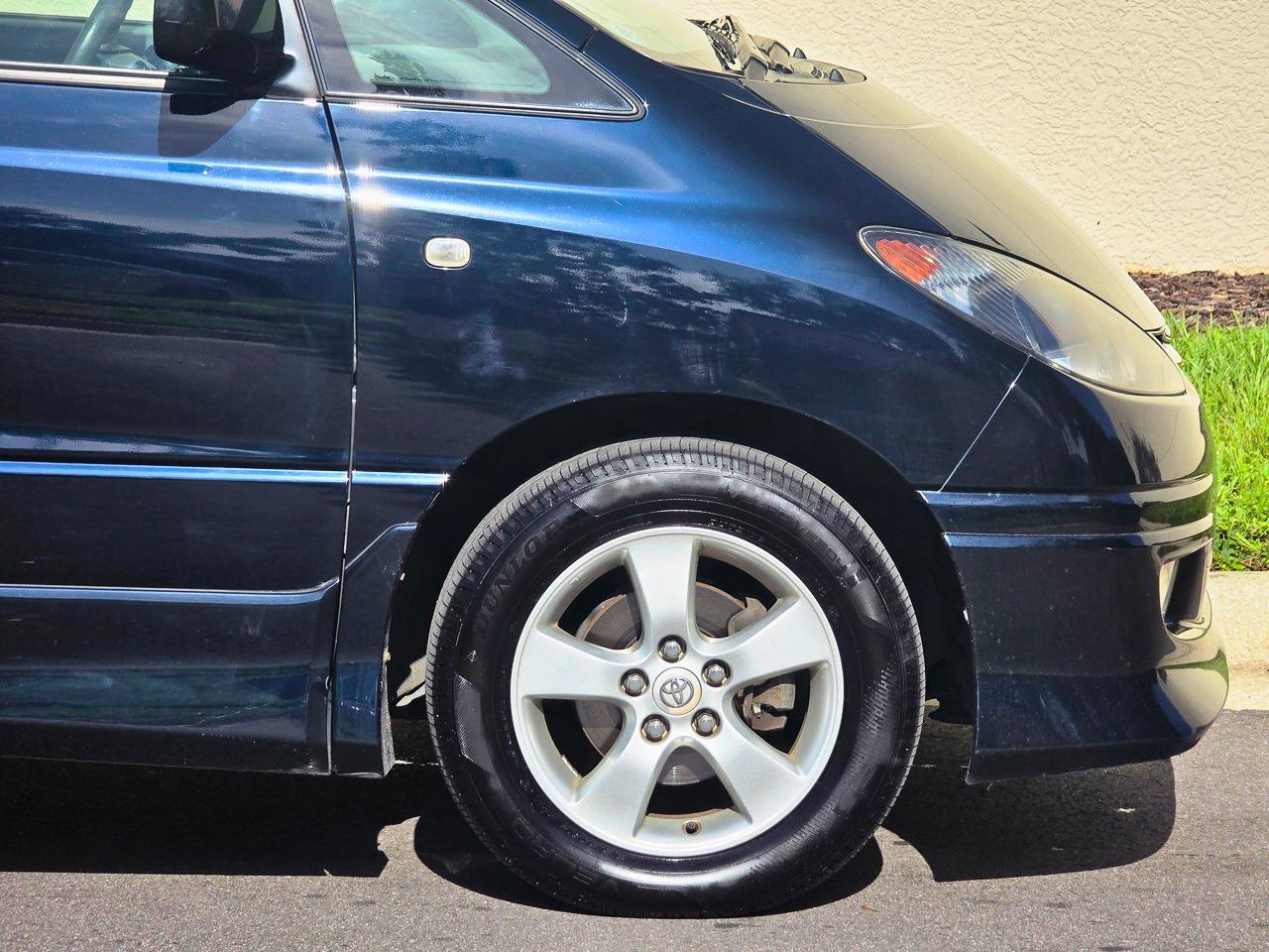 Toyota Estima  2001
