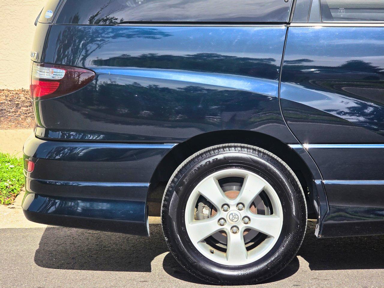 Toyota Estima  2001