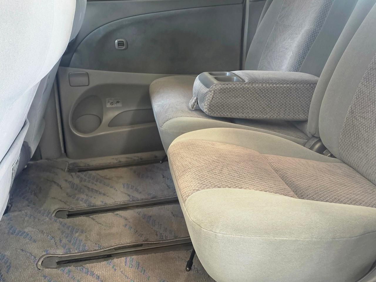 Toyota Estima  2001