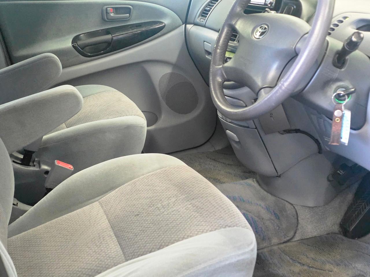 Toyota Estima  2001