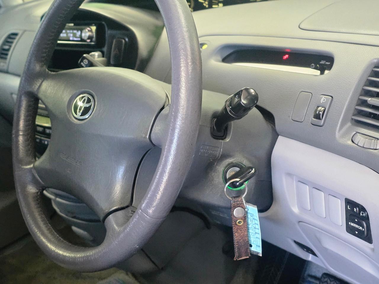 Toyota Estima  2001