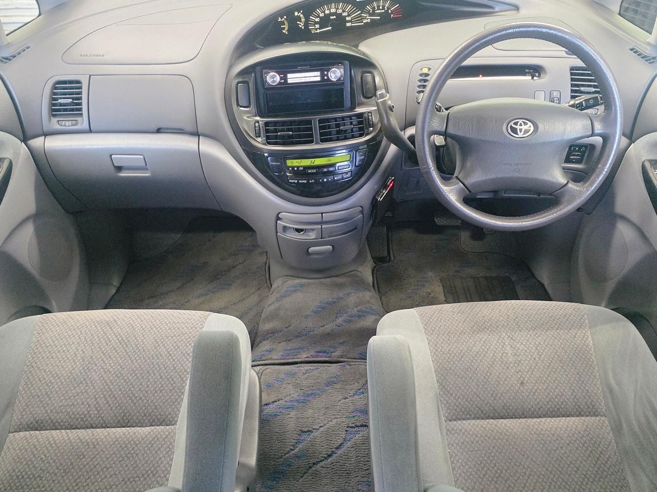Toyota Estima  2001