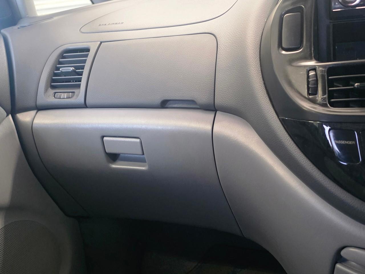 Toyota Estima  2001