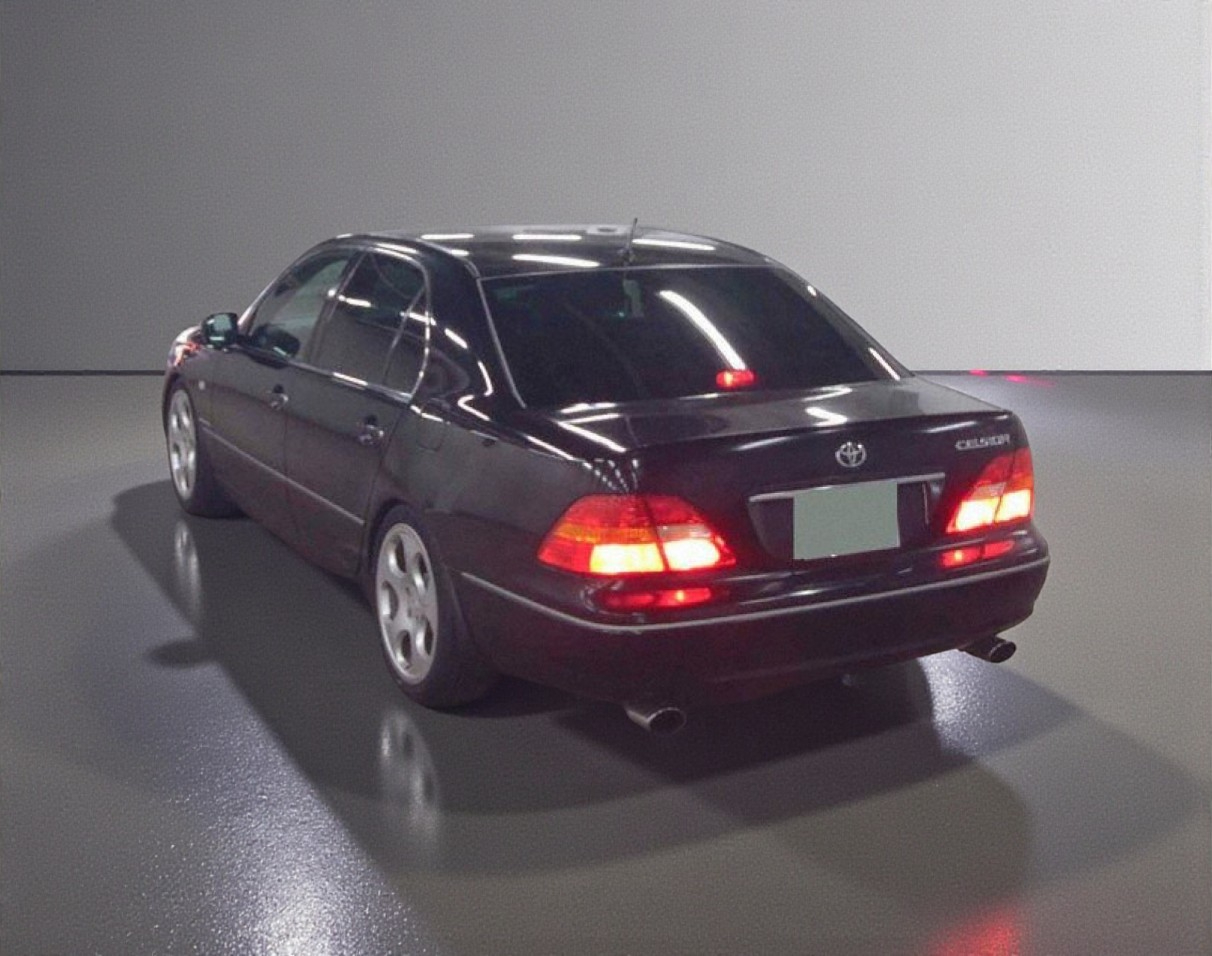 Toyota Celsior  2000