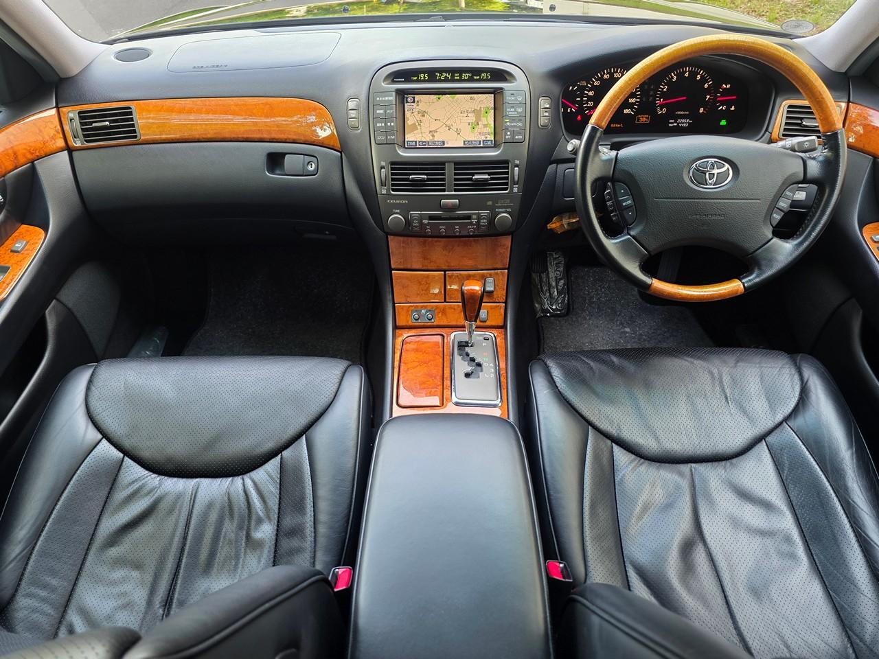 Toyota Celsior  2000