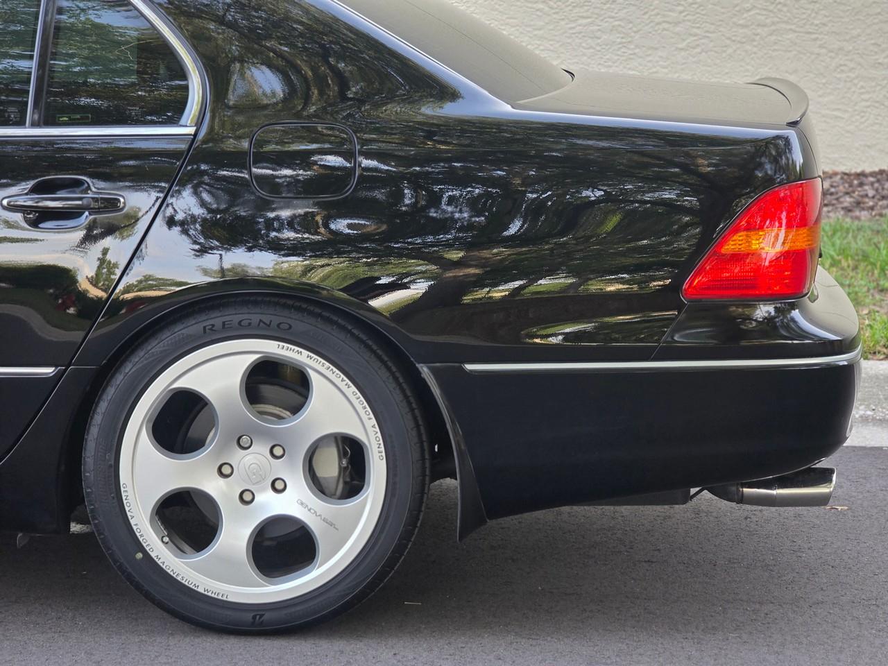 Toyota Celsior  2000