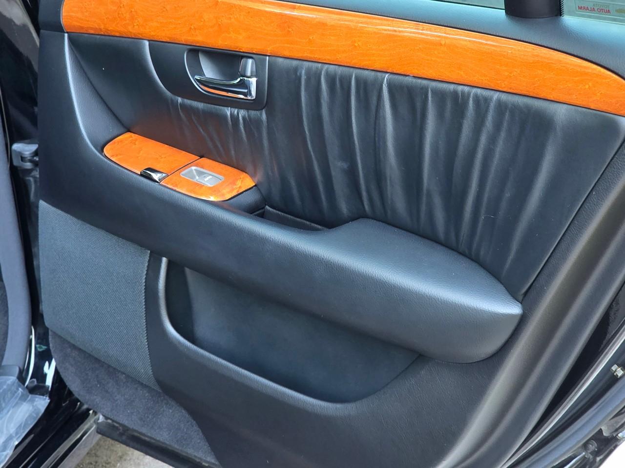 Toyota Celsior  2000
