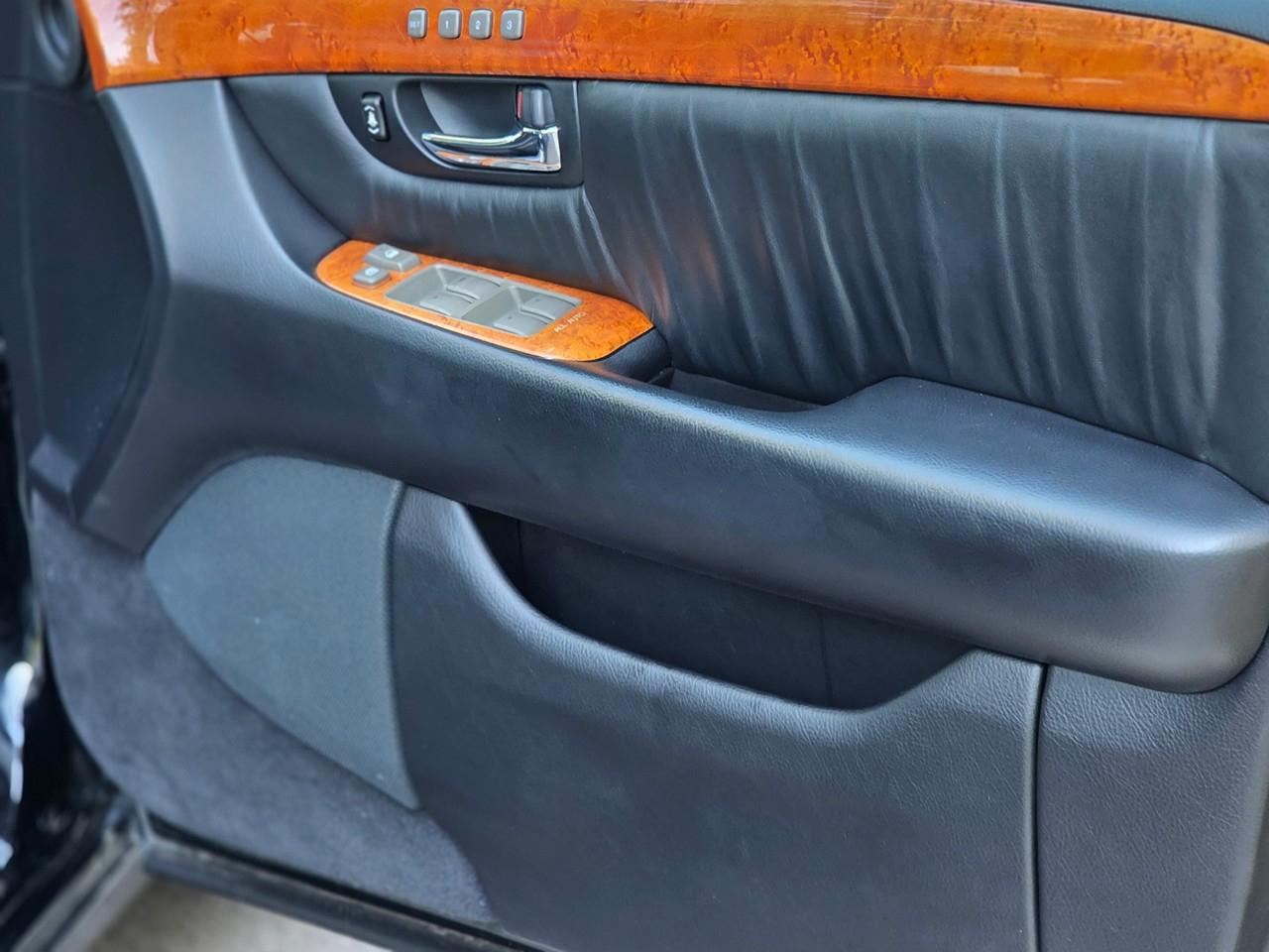 Toyota Celsior  2000