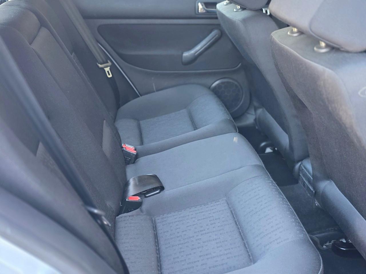 Volkswagen Golf  2000