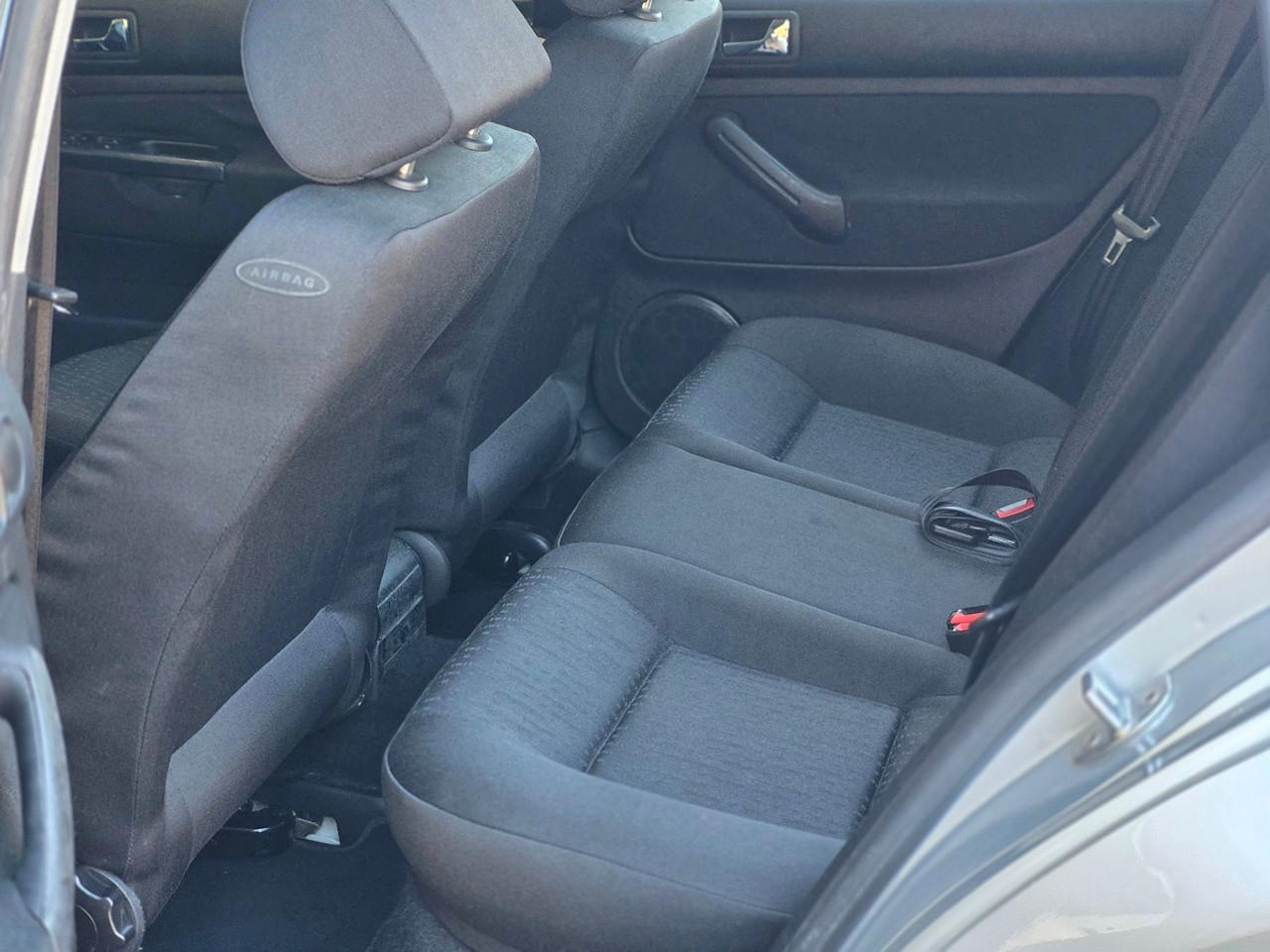 Volkswagen Golf  2000