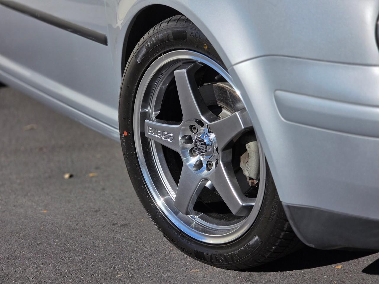 Volkswagen Golf  2000