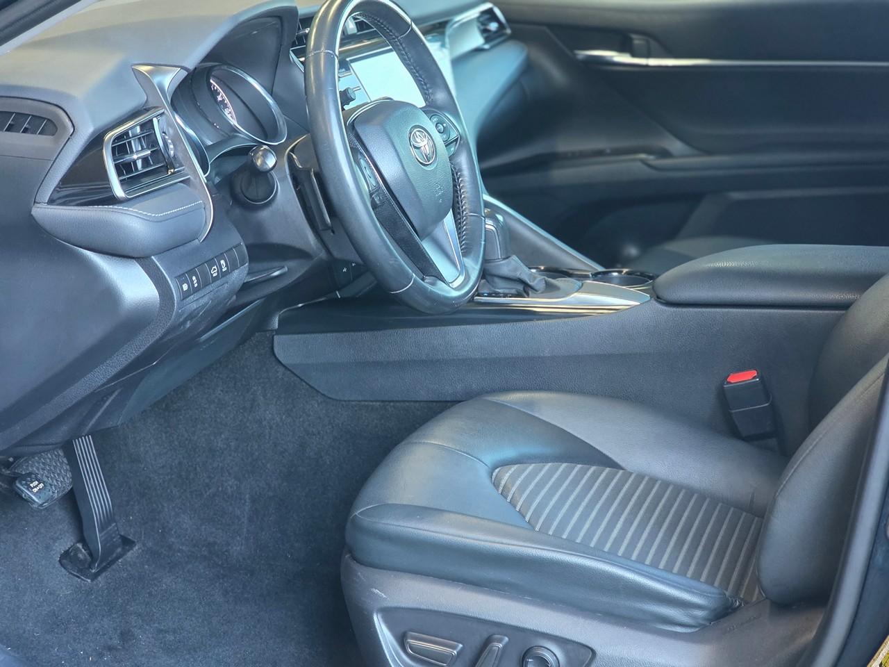 Toyota Camry SE 2020