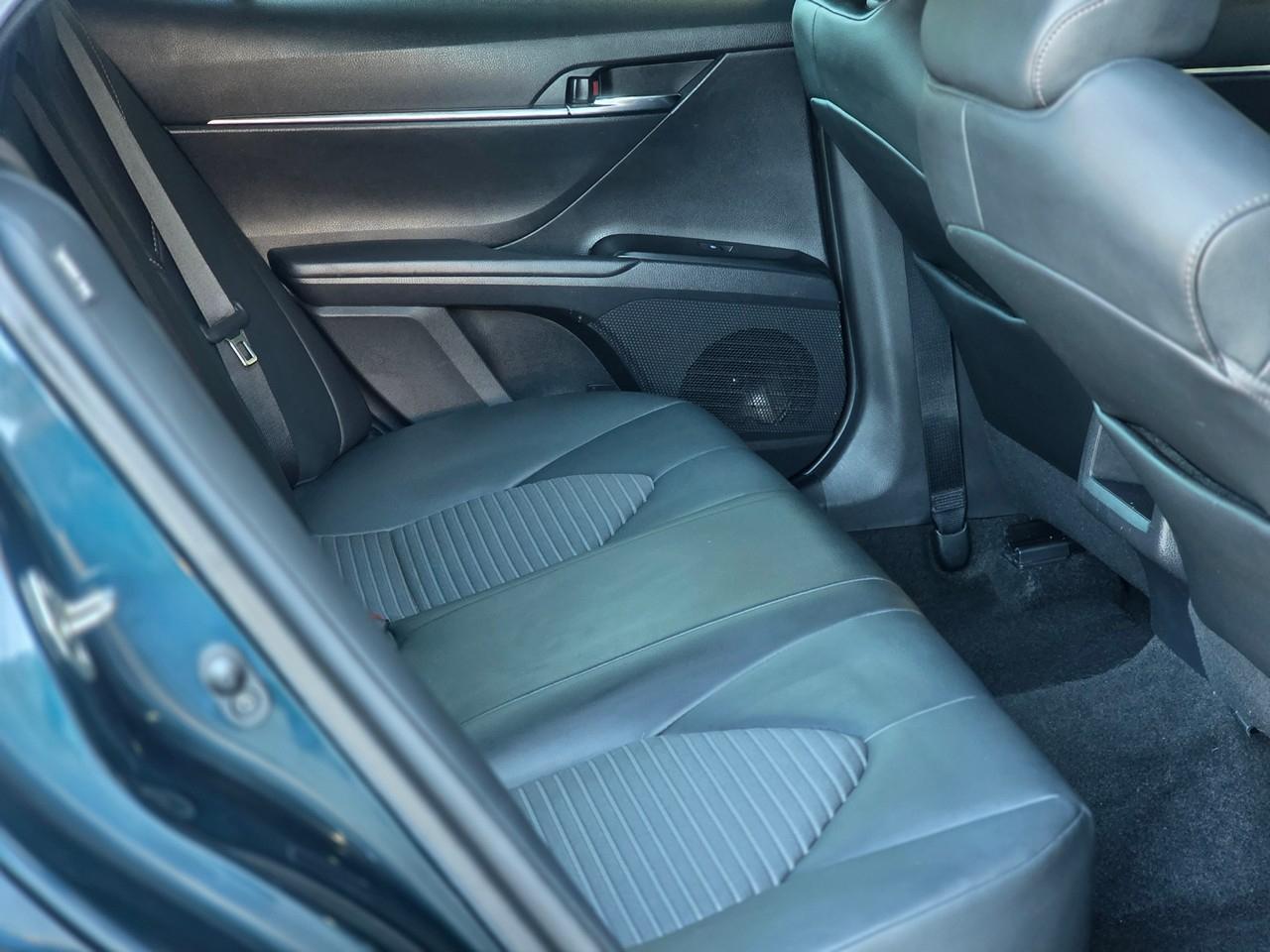 Toyota Camry SE 2020