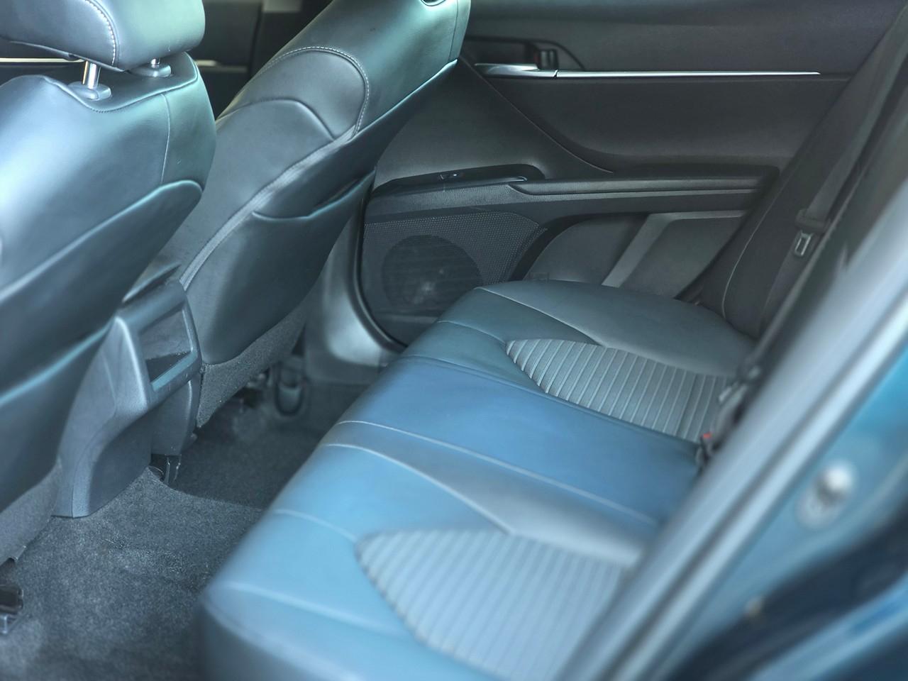 Toyota Camry SE 2020