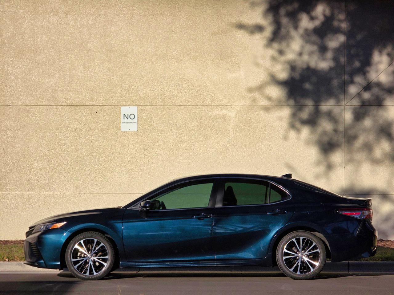 Toyota Camry SE 2020