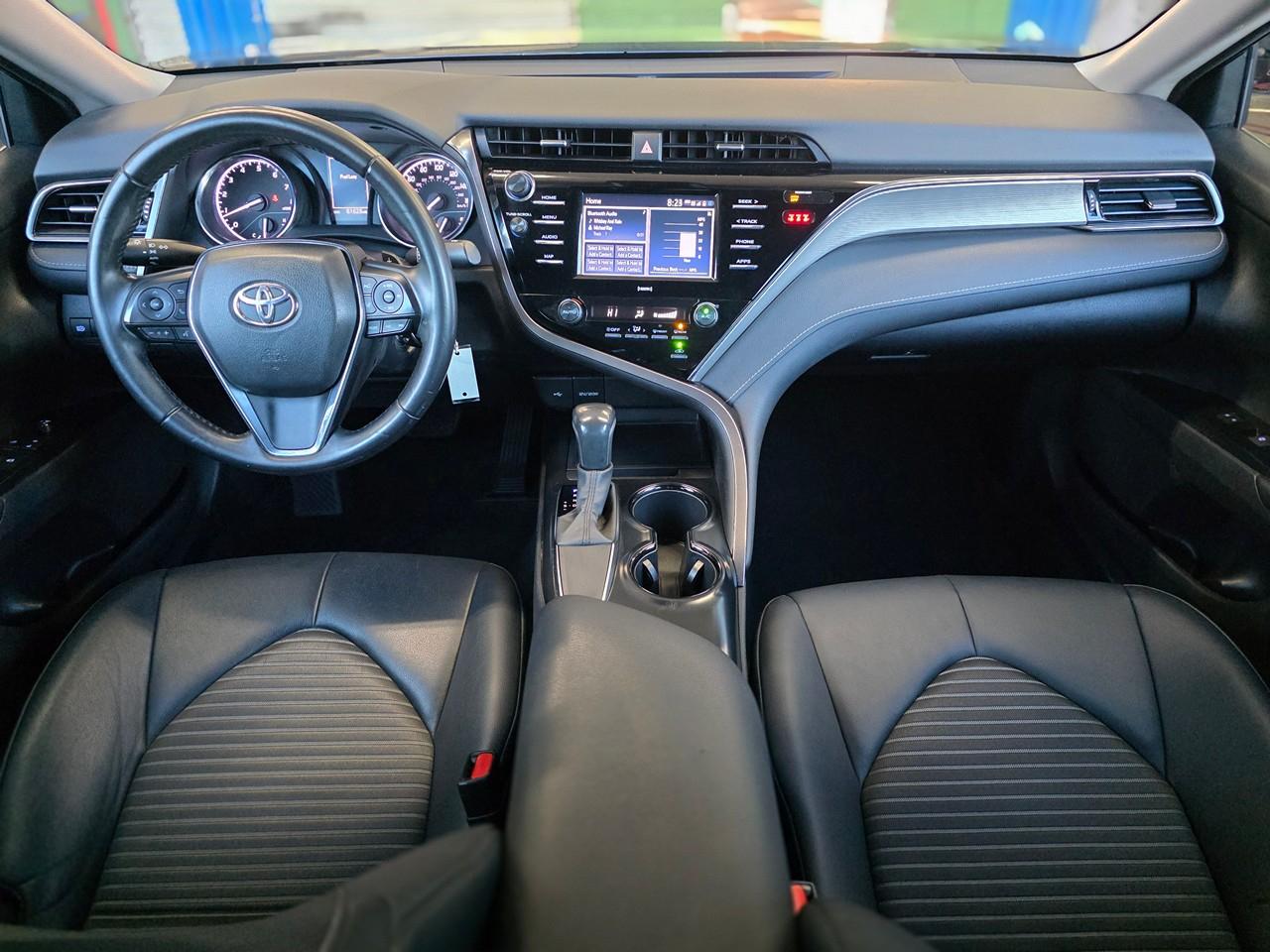 Toyota Camry SE 2020